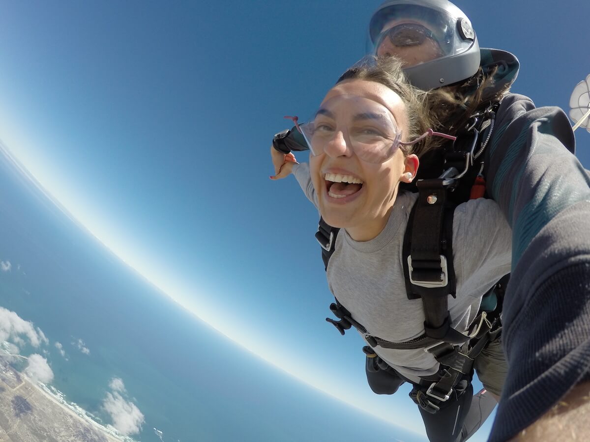 I'M 8 HOURS AHEAD Bucket List: sky diving