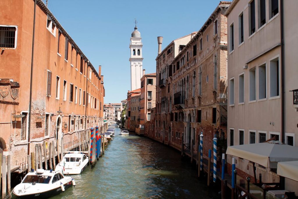 How to avoid tourist masses in Venice