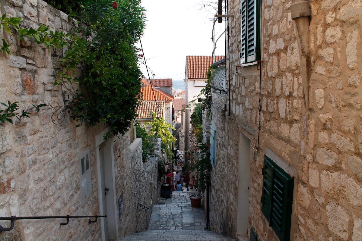 narrow and steep streets in Hvar