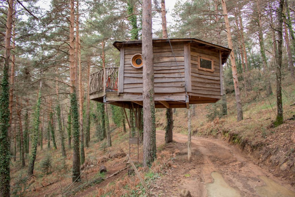 Cabanes als Arbres treehouse