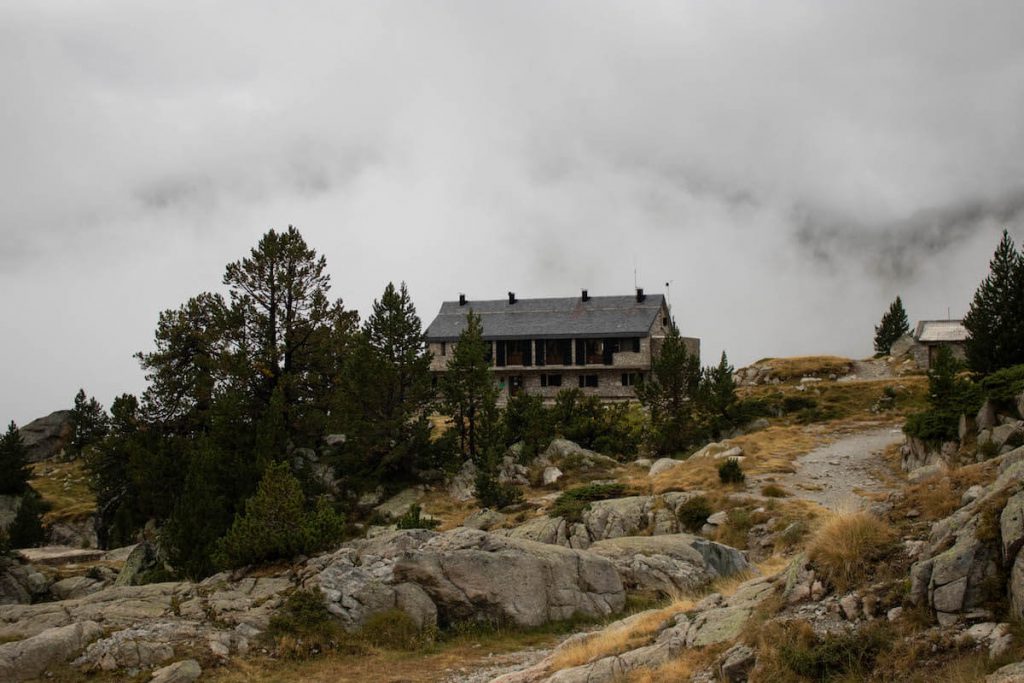 Refugi d'Amitges. Amitges mountain hut