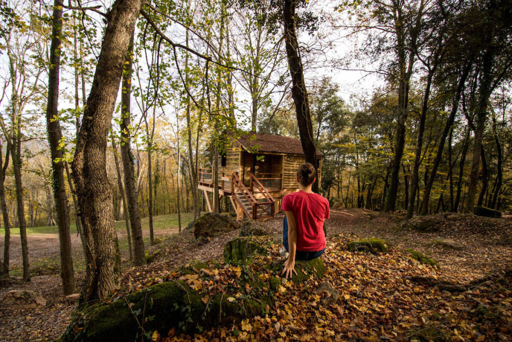 Cabanyes entre Valls tree house from exterior